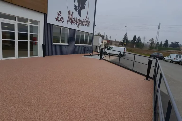 Salle La Marguerite - Vue extérieure de la terrasse